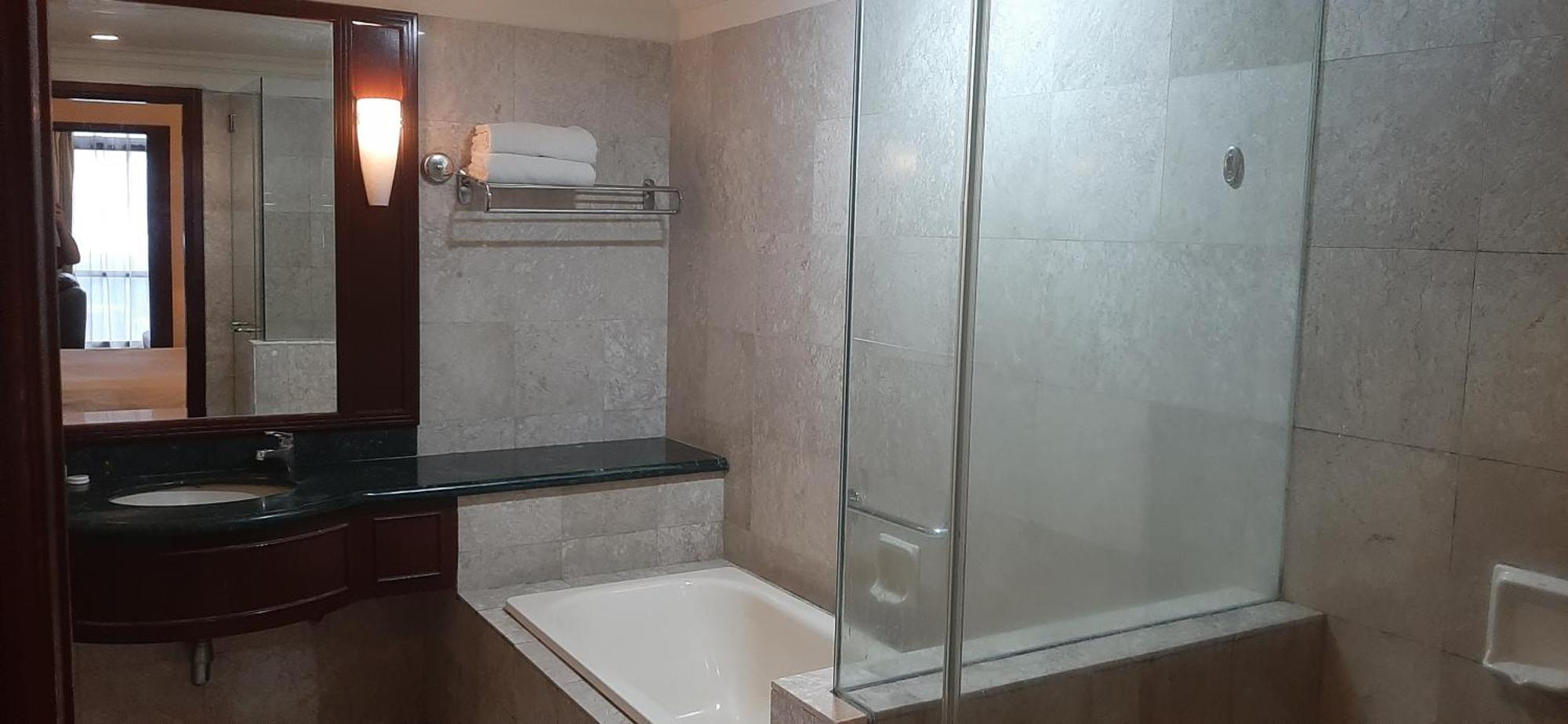 East Service Suite Times Square Kl