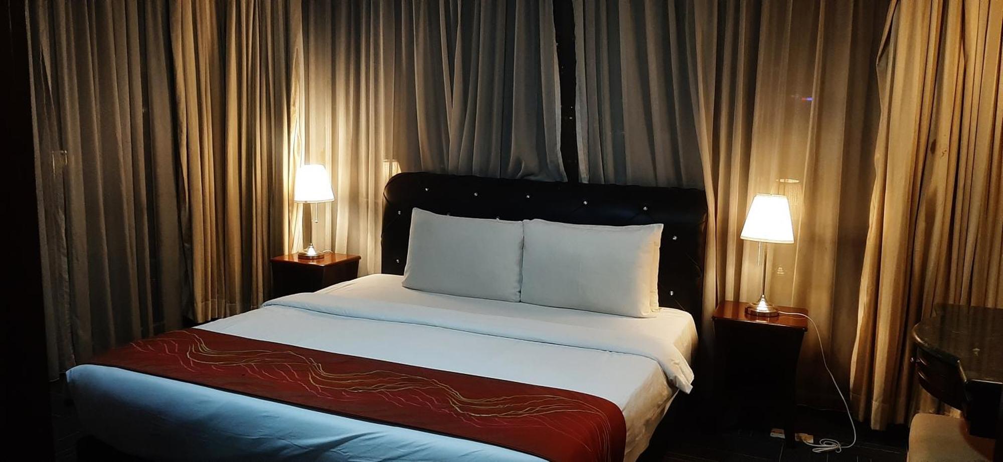 East Service Suite Times Square Kl *