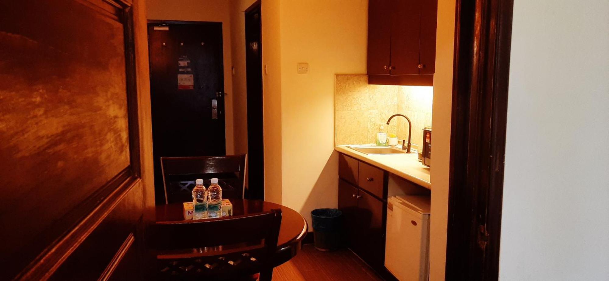 East Service Suite Times Square Kl *