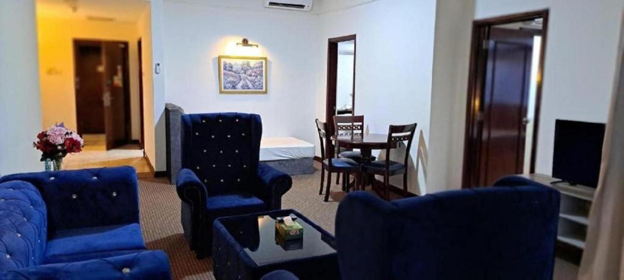 East Service Suite Times Square Kl